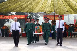 Entierran restos de soldados voluntarios vietnamitas caídos en Camboya 