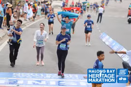 Miles de atletas participan en Maratón Internacional de la Bahía de Ha Long
