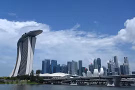 Singapur reporta menor cifra de casos diarios de COVID-19 en dos meses