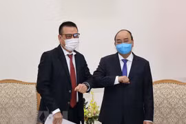 Recibe premier de Vietnam a dirigente de grupo tailandés SCG