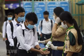 Camboya reabre centros comerciales y tiendas tras un mes