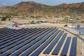 Compañía tailandesa planea comprar tres plantas de energía solar en Vietnam