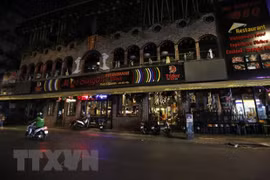 Ciudad Ho Chi Minh permite reapertura de bares y establecimientos de karaoke