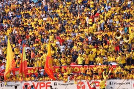 Regreso de fútbol vietnamita con público en las gradas sorprende a medios internacionales