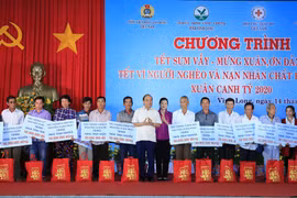 Asiste premier de Vietnam a fiesta para trabajadores y pobres 