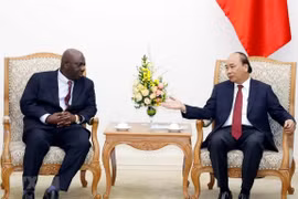 Premier de Vietnam apoya el impulso de los vínculos comerciales con Nigeria 