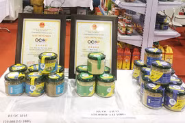 Abren en Quang Ninh Feria de productos locales