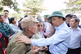 Premier de Vietnam decide suministra desinfectantes químicos de reserva nacional a provincias centrales