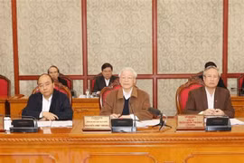 Buró Político del órgano rector del Partido Comunista de Vietnam evalúa lucha contra el COVID-19