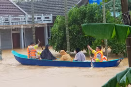 Vietnamitas en Camboya realizan donativos para respaldar a compatriotas en el país de origen