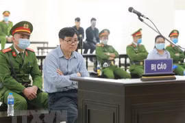 Condenan a 10 años de cárcel a funcionario de periódico vietnamita por abuso de poder