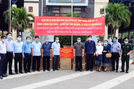 Provincia vietnamita apoya con suministros a localidad laosiana para frenar el COVID-19
