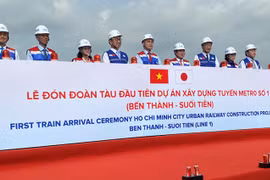 Presentan en Ciudad Ho Chi Minh primer tren de la línea de metro
