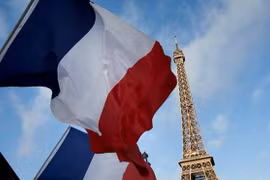 Vietnam felicita a Francia por su Día Nacional