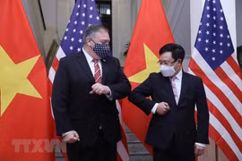 Cancilleres de Vietnam y Estados Unidos debaten medidas para agilizar asociación integral bilateral