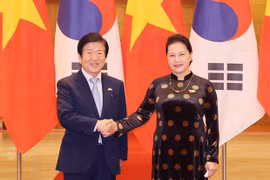 Dirigentes parlamentarios de Vietnam y Corea del Sur expresan disposición de fortalecer relaciones