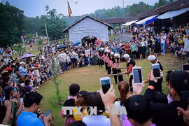 Presentan en Hanoi singularidades culturales de los grupos étnicos de Vietnam