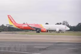 Vietjet anuncia cambio de horario de vuelos por el tifón Molave