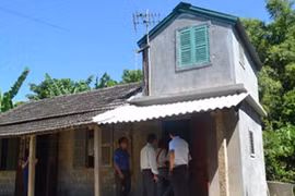 Vietnamitas de escasos recursos en la región central son beneficiados con casas resistentes a tormentas