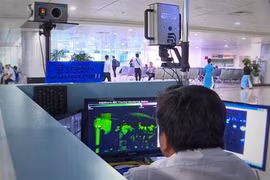 Singapur fabrica medidor automático de temperatura corporal para reducir recurso humano y costo