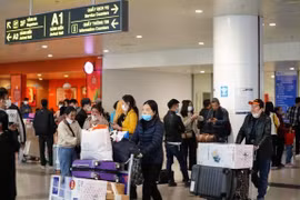 Vietnam suspende llegadas de vuelos internacionales de pasajeros 