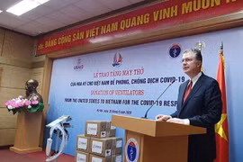 Estados Unidos entrega 100 ventiladores pulmonares a Vietnam