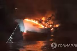Cinco marineros vietnamitas desaparecidos en incendio de pesquero en Corea del Sur