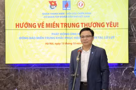 Empleados de Petrovietnam donan 195 mil dólares a connacionales en zonas inundadas