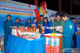 Ofrecen regalos a pescadores vietnamitas de menos recursos