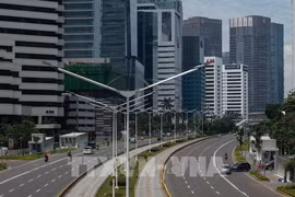 Indonesia invierte casi siete mil millones de dólares en construcción de autopistas