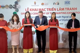 Exponen en Vietnam obras de famosos pintores húngaros