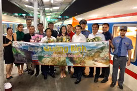 Tren chárter, nuevo producto turístico de la provincia vietnamita de Quang Binh