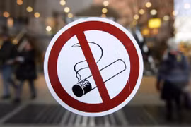 Fumar tabaco aumenta riesgo del contagio de epidemia COVID -19 en comunidad