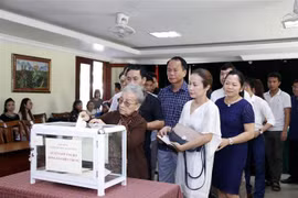 Vietnamitas en Laos recaudan fondos para ayudar a población afectada por desastres