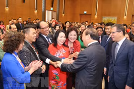 Premier vietnamita se reúne con connacionales residentes en ultramar