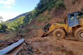 Reportan al menos 46 desaparecidos por deslizamiento de tierra en Vietnam
