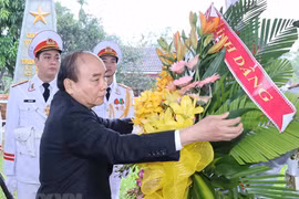 Resaltan trayectoria revolucionaria del extinto presidente Le Duc Anh