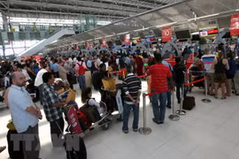 Apoyan a ciudadanos vietnamitas varados en aeropuertos de Tailandia y Singapur
