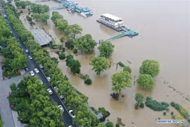 Dirigente partidista de Vietnam expresa solidaridad con China ante graves pérdidas por inundaciones