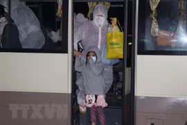 Repatrian a casi 250 vietnamitas desde Israel y Omán en medio de pandemia 