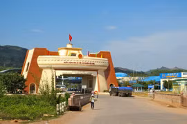 Laos reabre puertas fronterizas para facilitar los negocios