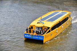 Tailandia desarrolla mototaxis y barcos eléctricos