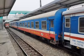 Trenes reanudan operaciones en Vietnam después del distanciamiento social