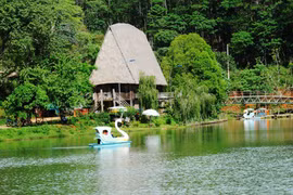 Lanzan en Kon Tum programa “Los vietnamitas viajan por el país”