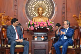 Ciudad Ho Chi Minh promete ofrecer condiciones favorables a inversores