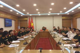 Médicos militares de Vietnam e India comparten experiencias en control el COVID-19