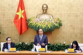 Honra Vietnam a destacados contribuyentes a lucha contra COVID-19 