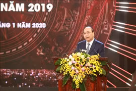 Honran en Vietnam destacadas obras periodísticas sobre construcción partidista