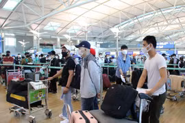 Vietnam Airlines regresan unos 400 ciudadanos vietnamitas de Corea del Sur