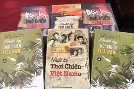 Efectúan encuentro con autores de colección de libros “Diario de tiempos de guerra en Vietnam”